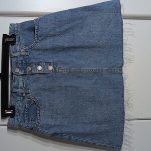 Uniqlo Denim Mini Skirt Size 8 (Medium)